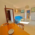 Last Chance, Brac Apartament
