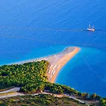 Last Chance, Brac
