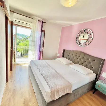 Last Chance, Brac Apartman Povlja (Brac)
